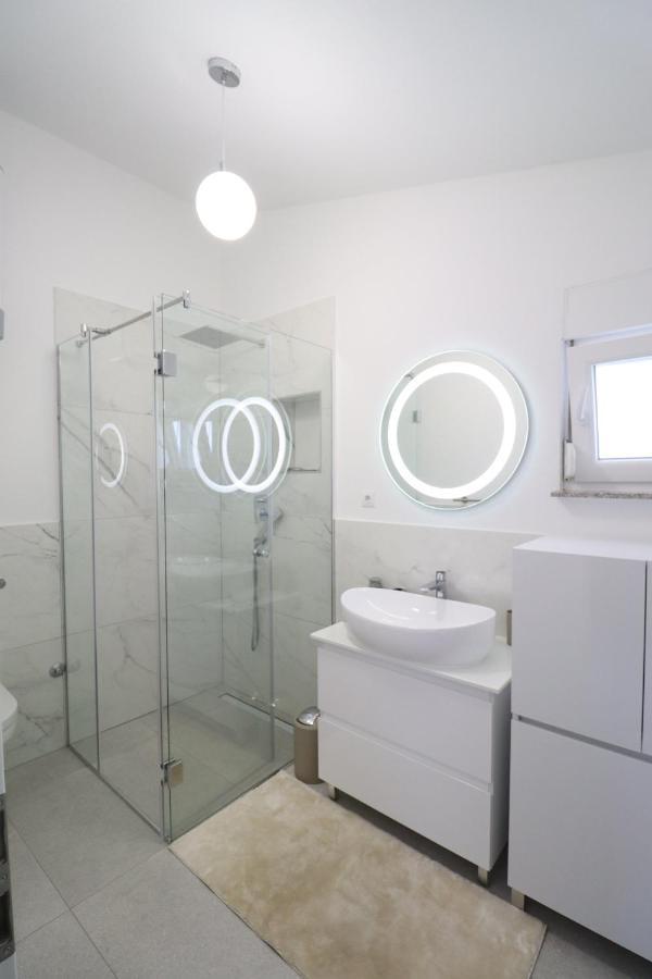 Vrsi Apartments Eksteriør bilde